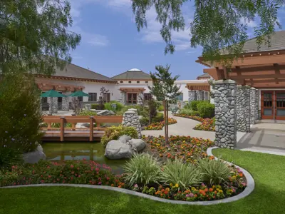 Exterior view of Cerritos Senior Center courtyard